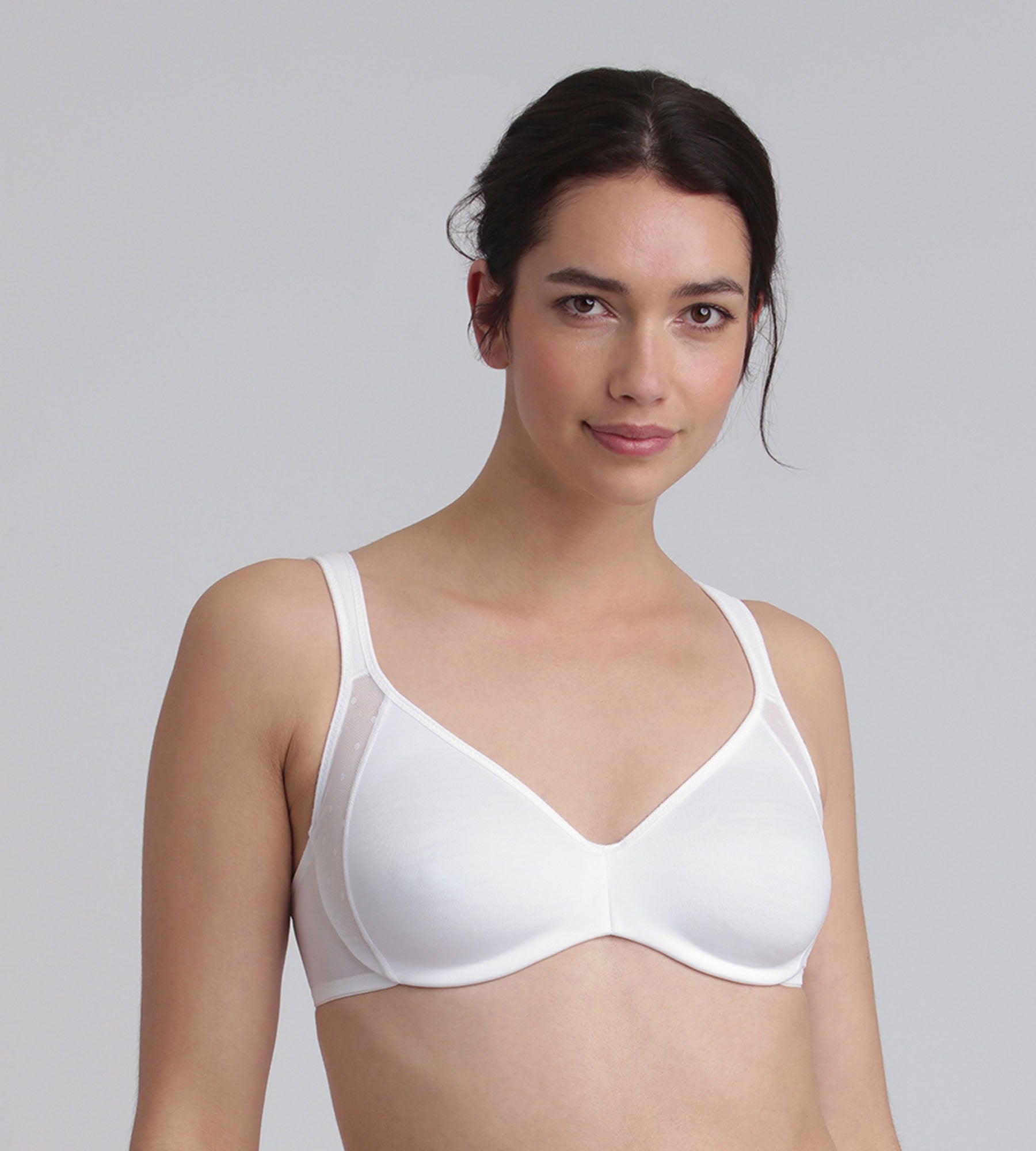 Playtex® Minimiser bra in white Expert in Silhouette