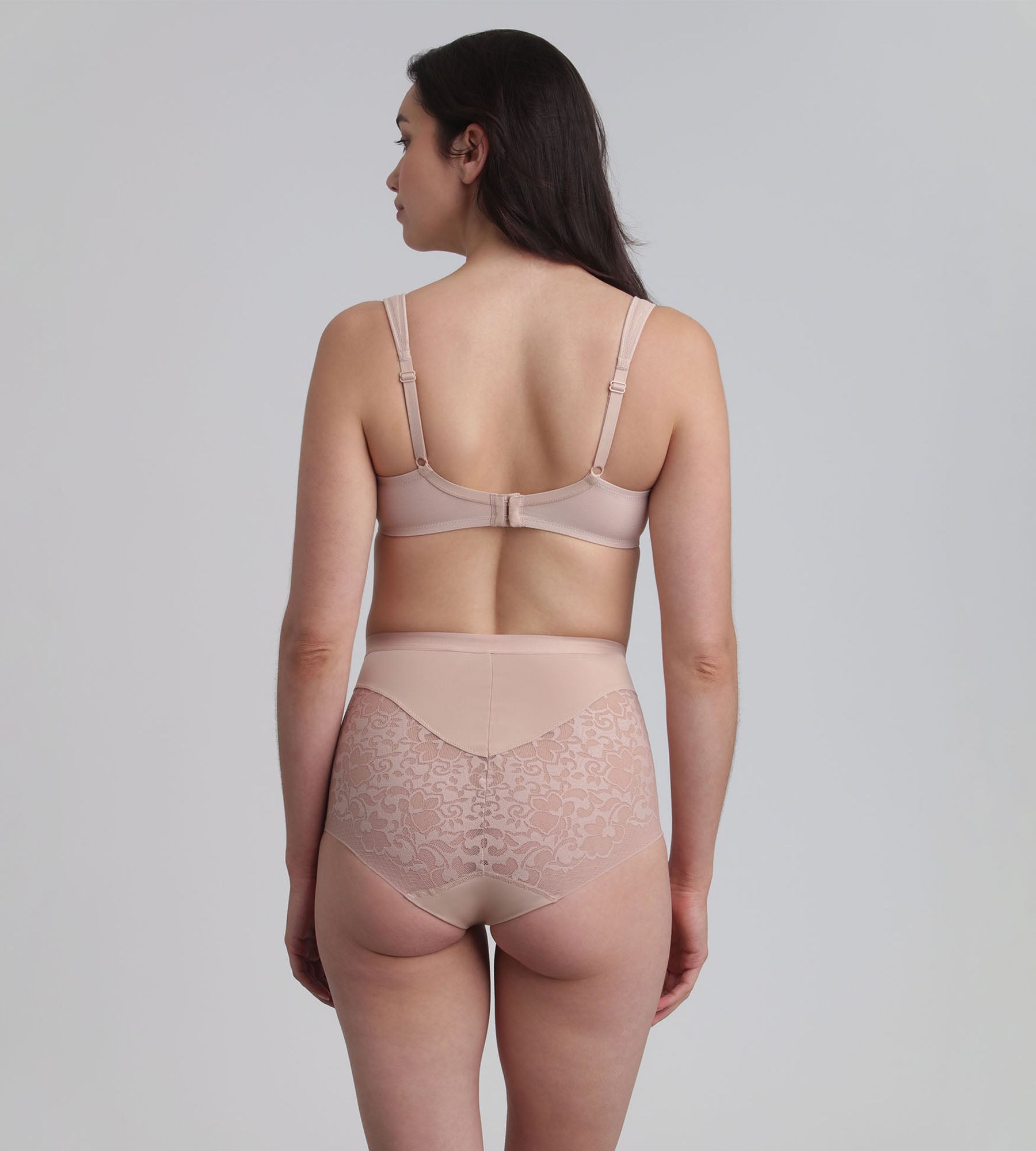 Playtex® Minimiser bra in beige Expert in Sillhouette