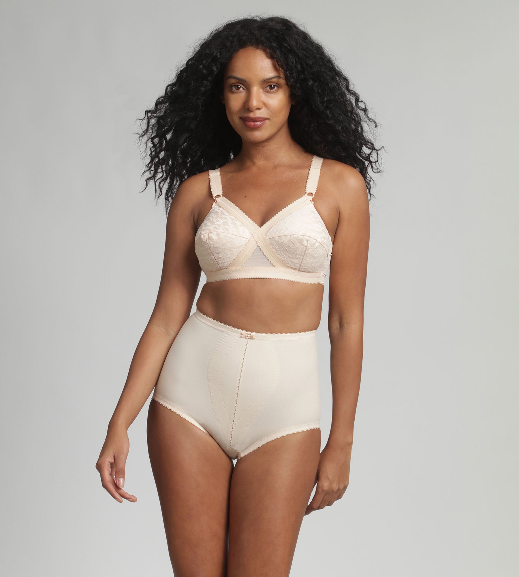 Playtex® Sujetador sin aros beige Cruzado Mágico 556