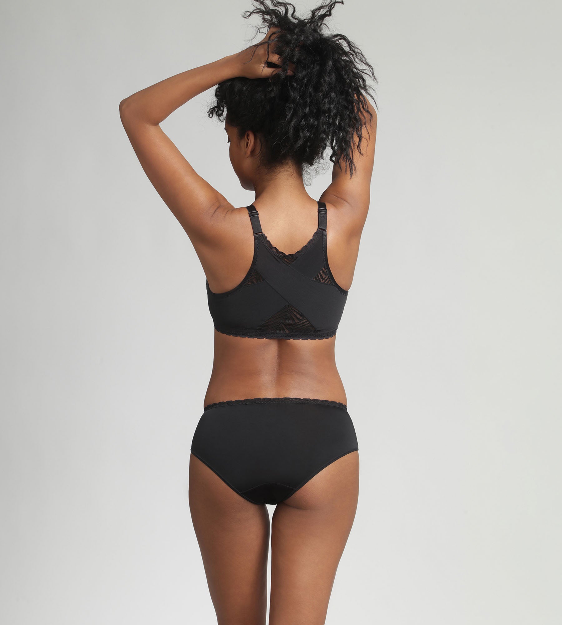 Playtex® Midi knickers in black Ideal Posture
