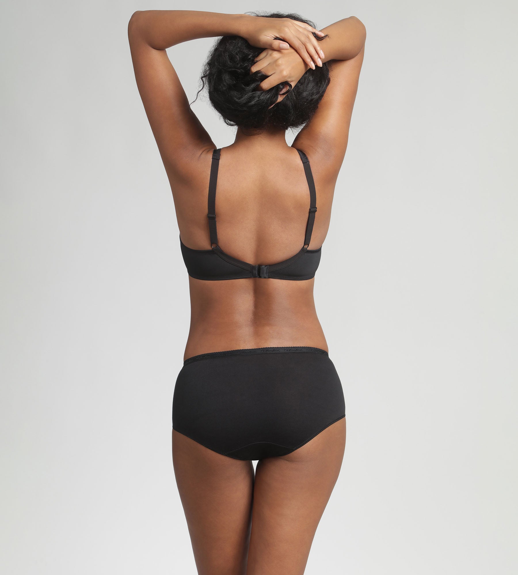 Playtex® Underwired bra in black Essential Support