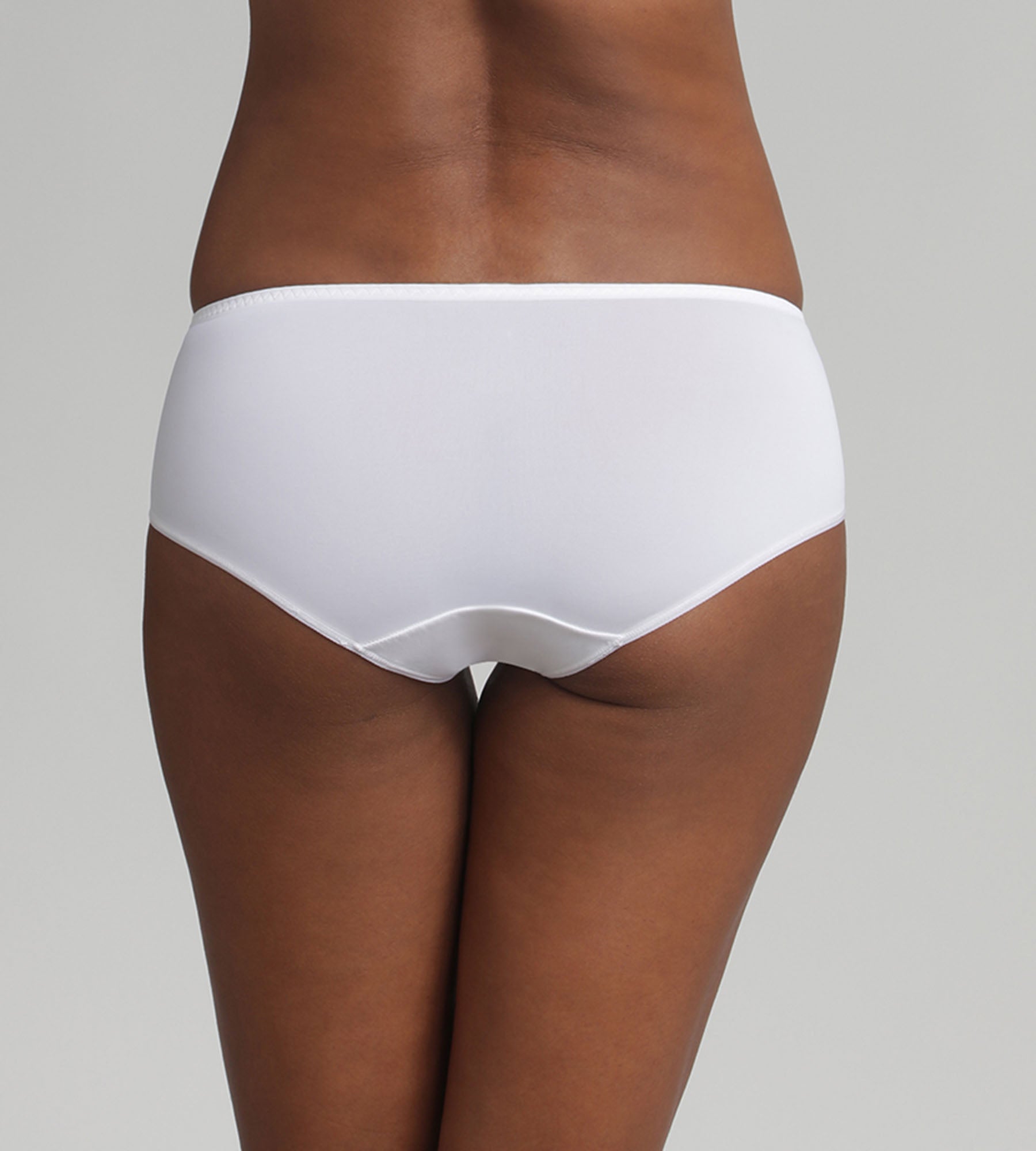Playtex® Midi knickers in white Essential Elegance Embroidery