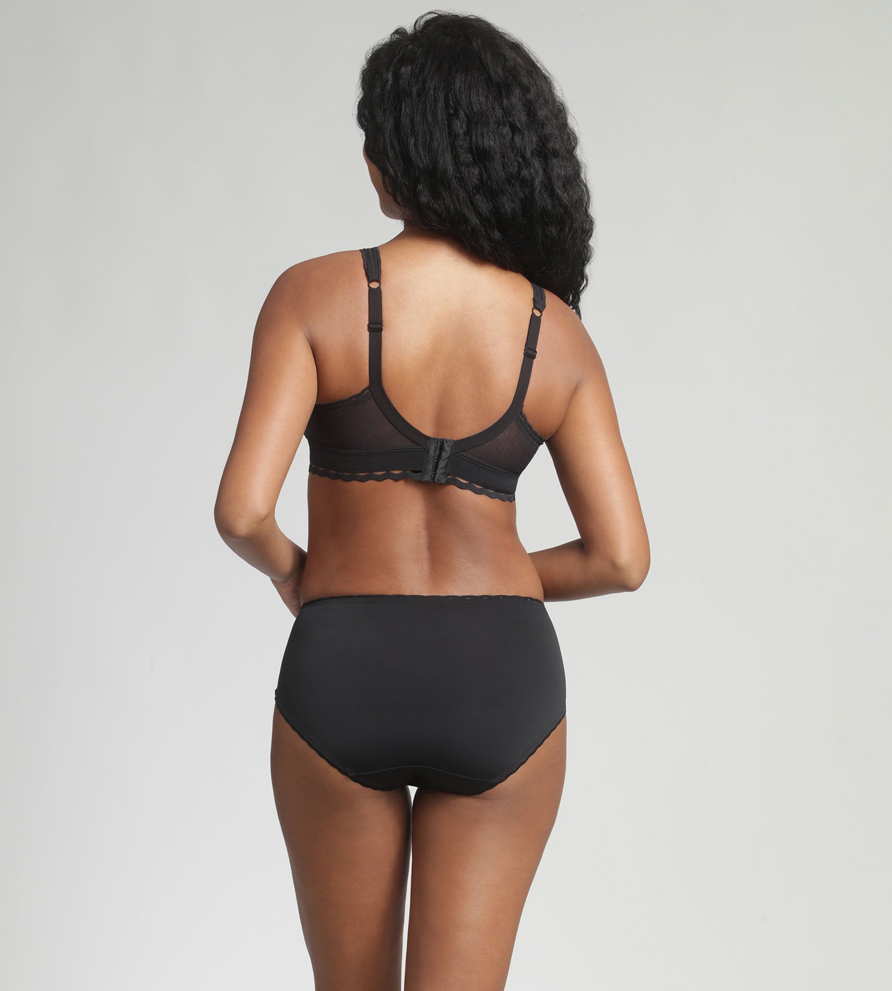 Playtex® Non-wired bra in black Recycled Classic Lace Support
