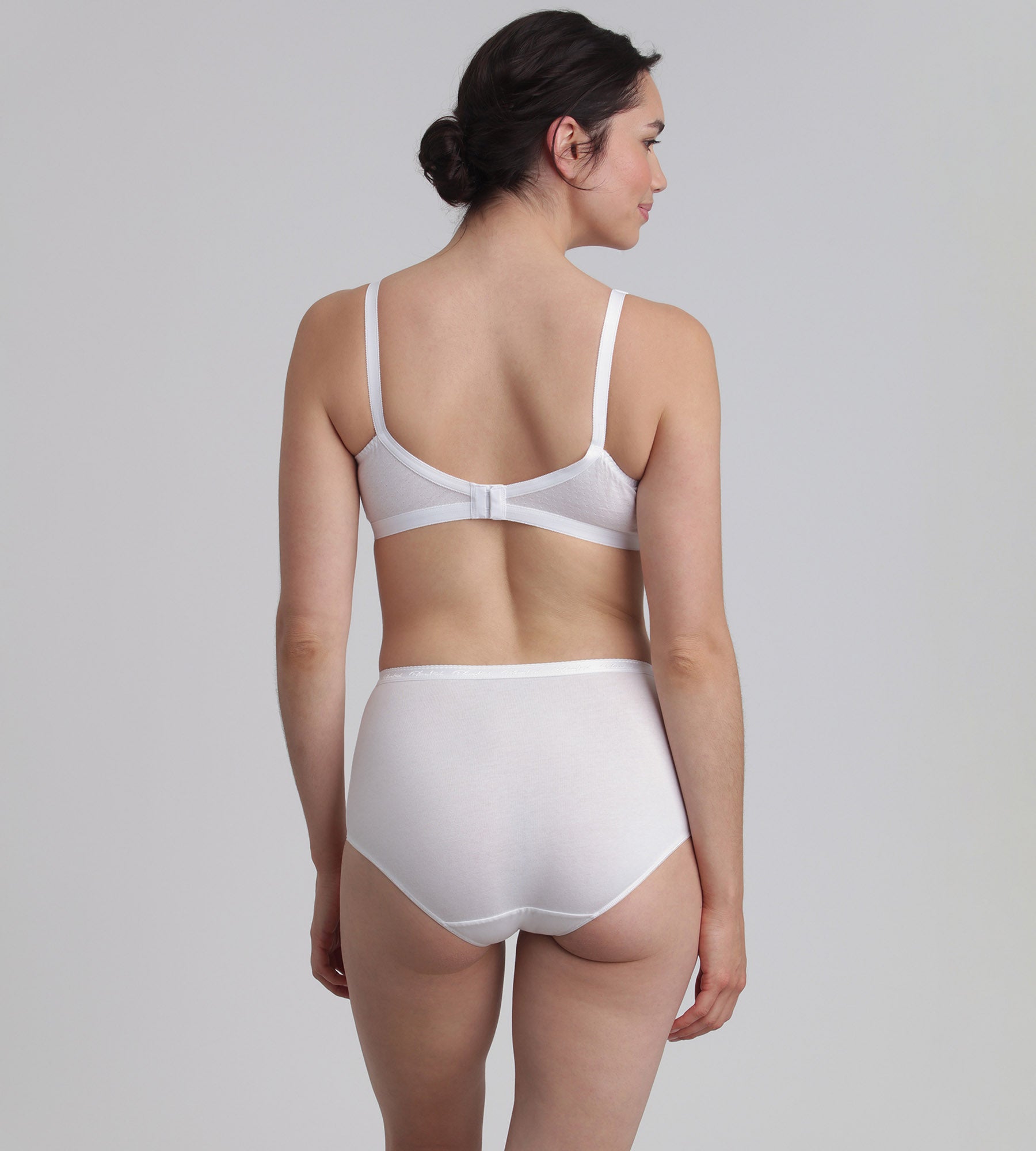 Playtex® Non-wired bra in white Essential Support Cotton