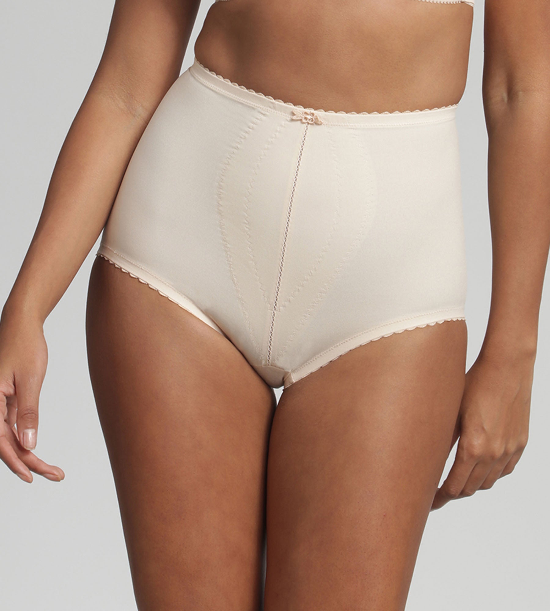 Playtex® Culotte gainante serre-taille beige Incroyable C'est une Gaine