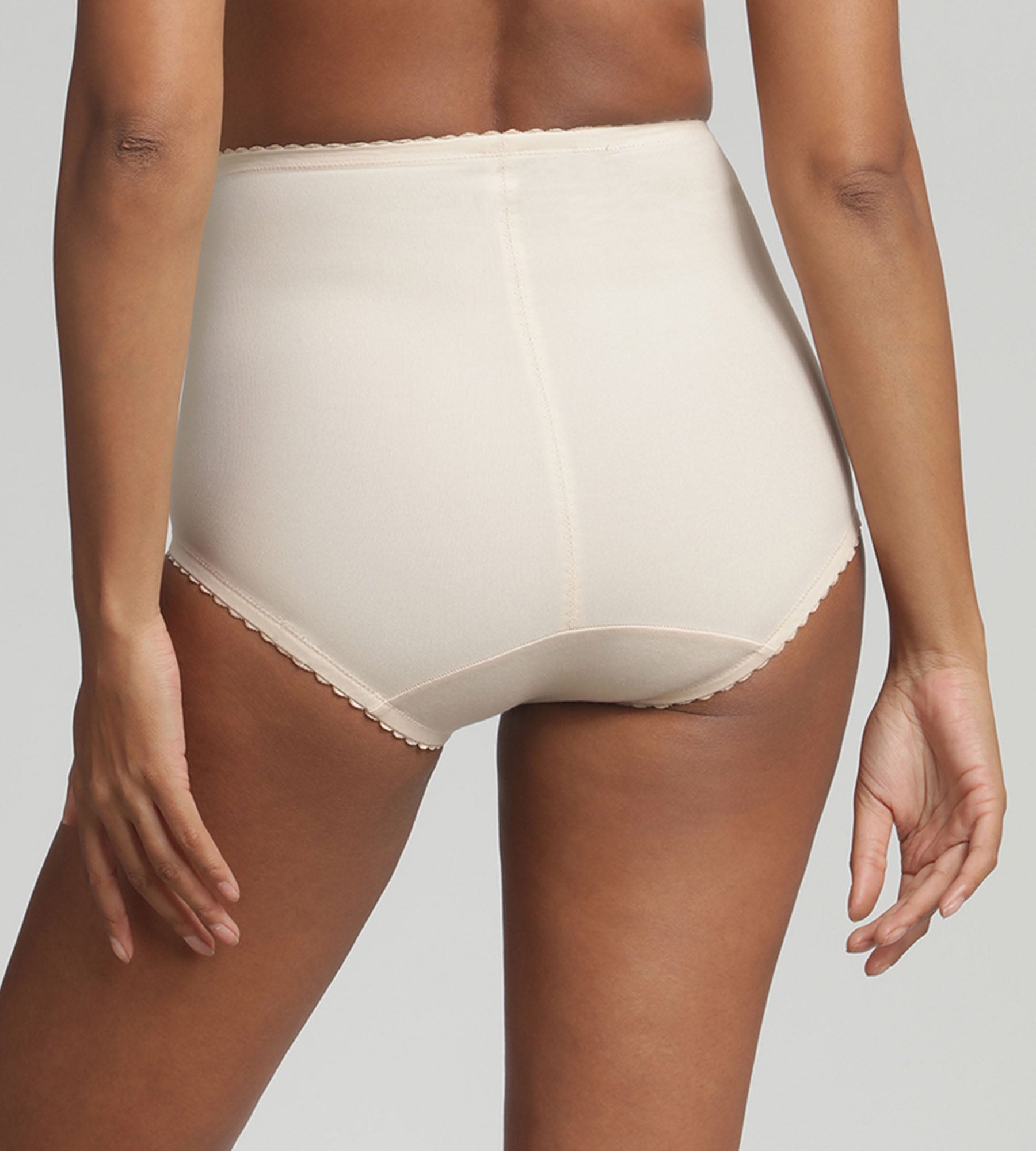 Playtex® Culotte gainante serre-taille beige Incroyable C'est une Gaine
