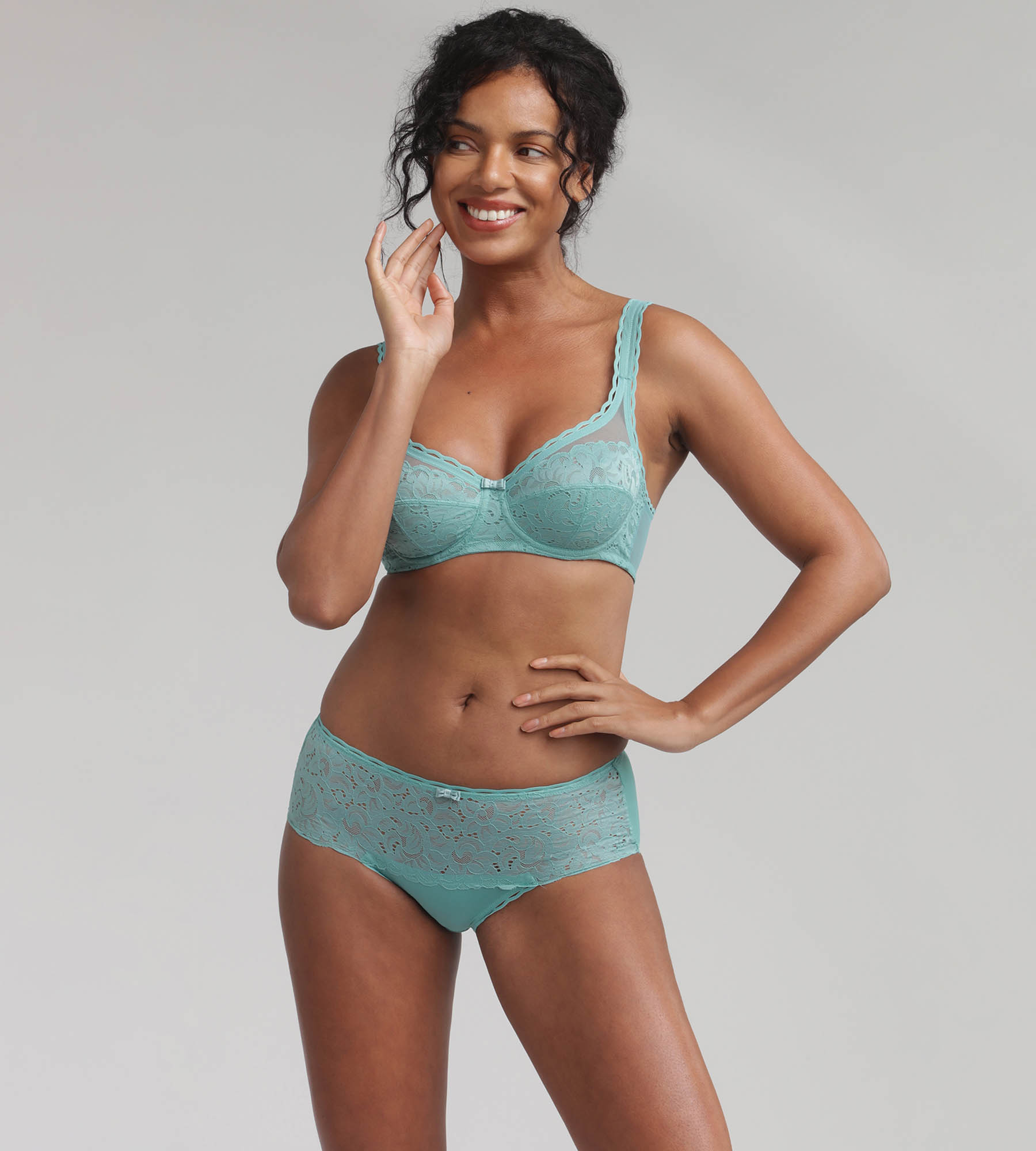Underwired bra in poetic blue Recycled Classic Lace Support, , PLAYTEX