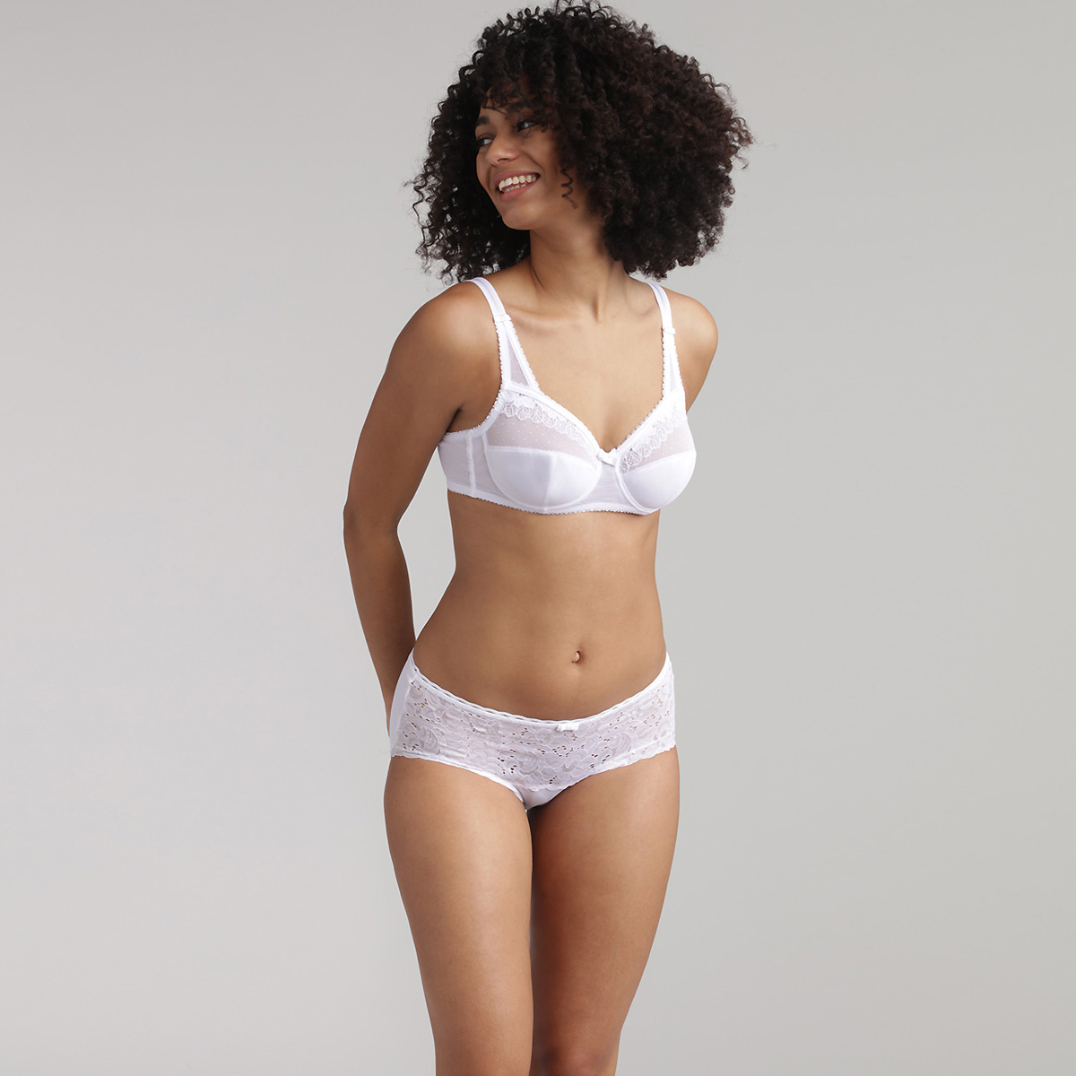 Full Cup Bra in White – Classic Micro Support, , PLAYTEX