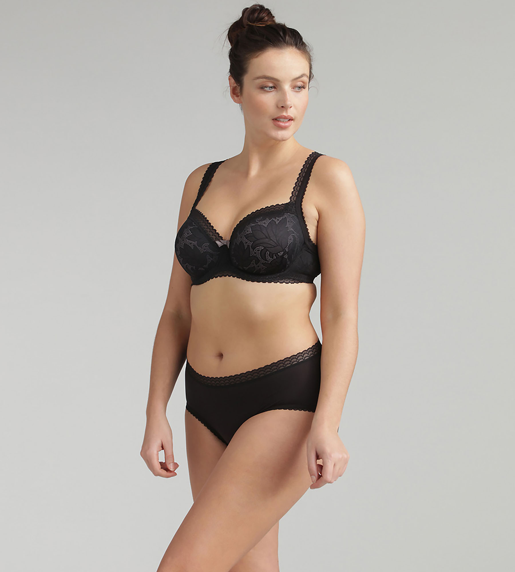 Midi Knickers in Black Lace - Invisible Elegance, , PLAYTEX