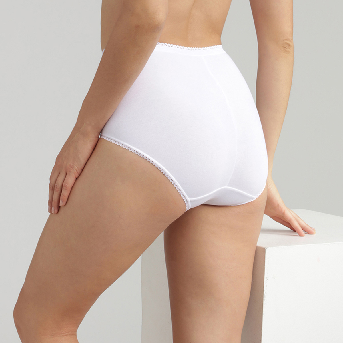 3 Pack of Full Knickers in White – Cotton & Lace, , PLAYTEX