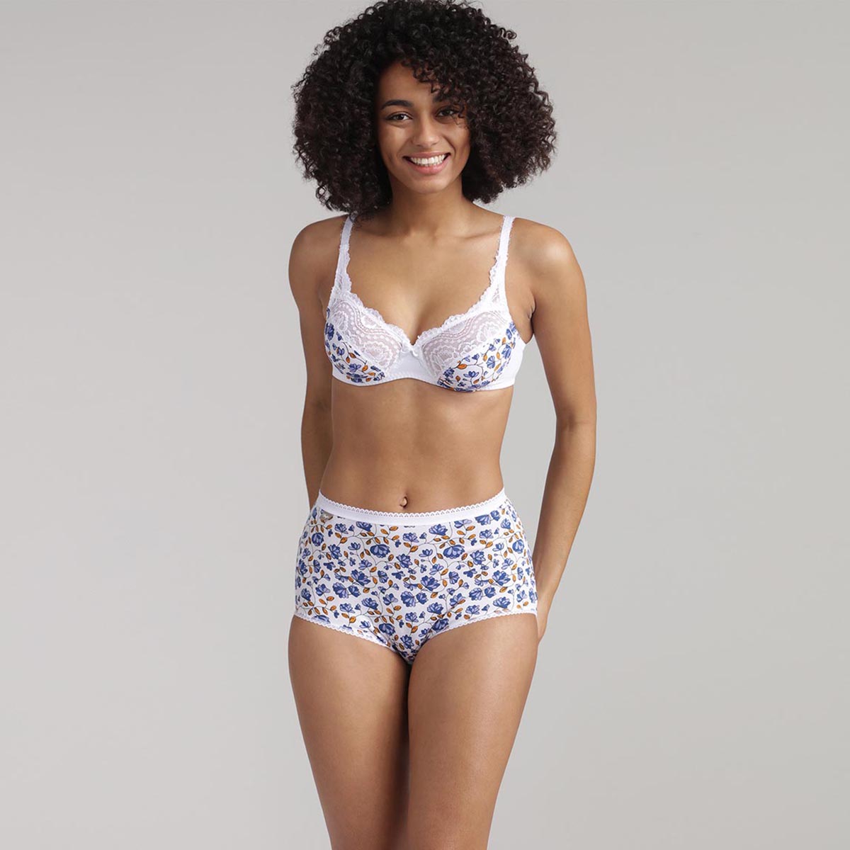3 pack of high waist knickers in floral print, white, sapphire blue - Stretch Cotton, , PLAYTEX